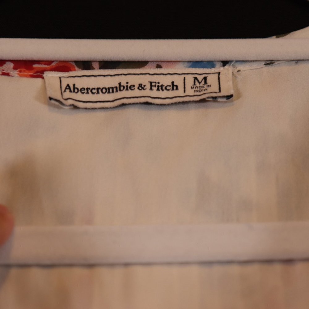 Abercrombie And Fitch Floral Ruffle Pintuck Draws… - image 3